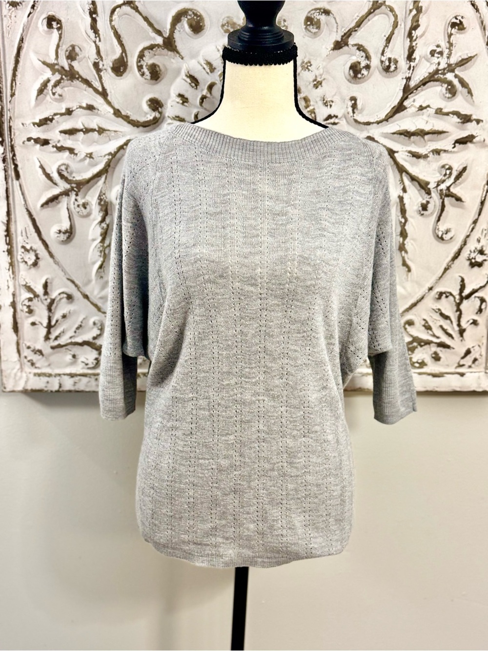 The Limited Gray Lightweight Knit Top Size M